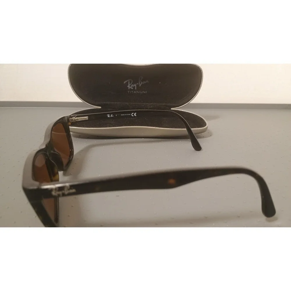 Ray-Ban Black Frame Brown Lens Wayfarer Sunglasses
